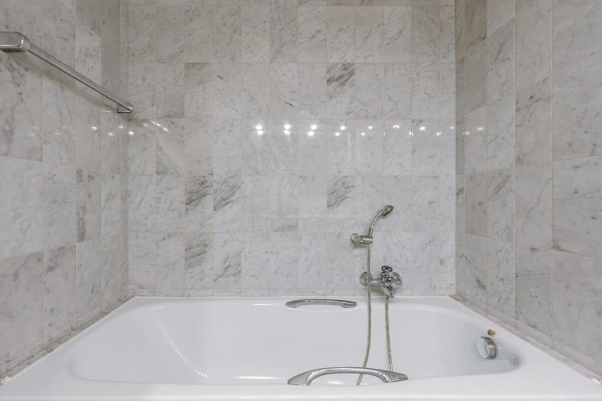Huswell - Authentic Apartment With Terraces And Parking Knokke-Heist Esterno foto