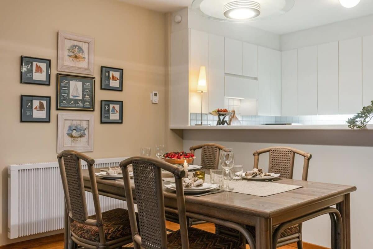 Huswell - Authentic Apartment With Terraces And Parking Knokke-Heist Esterno foto